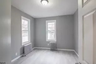 127 Brookwood St, East Orange, NJ 07018 - Photo 6