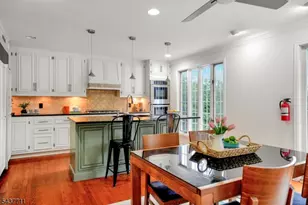 18 Kings Hill Ct, Summit, NJ 07901 - Photo 2
