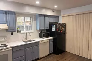 251 Gemini Dr 4A, Hillsborough Township, NJ 08844 - Photo 4