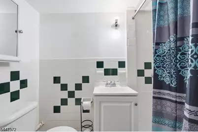 8 Van Nostrand Ave, Jersey City, NJ 07305 - Photo 22