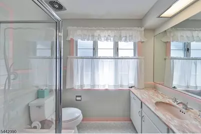 670 Belvidere Rd, Phillipsburg, NJ 08865 - Photo 28