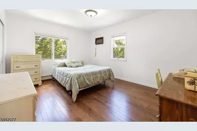 15 E Pierrepont Ave, Rutherford, NJ 07070 - Photo 16