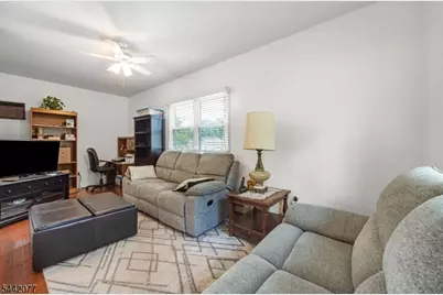 15 E Pierrepont Ave, Rutherford, NJ 07070 - Photo 4