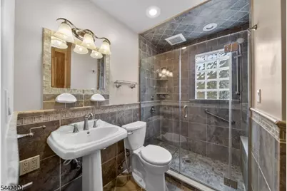 95 Pine St, Woodbridge Township, NJ 08830 - Photo 18