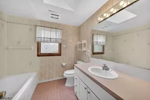 95 Pine St, Woodbridge Township, NJ 08830 - Photo 16