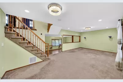 95 Pine St, Woodbridge Township, NJ 08830 - Photo 4