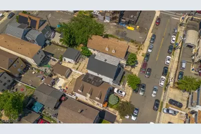 946 Emma St, Elizabeth, NJ 07201 - Photo 2