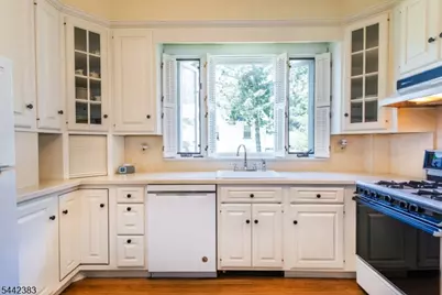 17 E Cooper St, Dover, NJ 07801 - Photo 18
