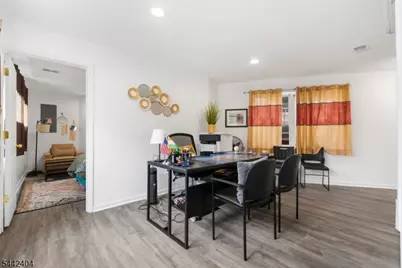 640 Riverside Ave, Lyndhurst Township, NJ 07071 - Photo 22