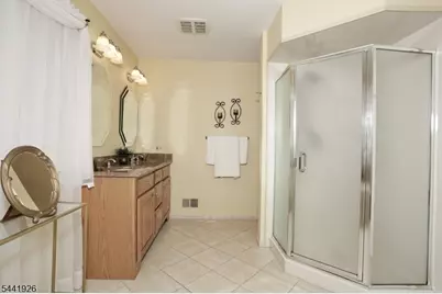 72 Birch Ln, Wayne Twp., NJ 07470 - Photo 26