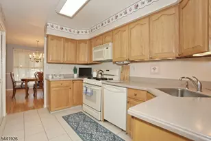 72 Birch Ln, Wayne Twp., NJ 07470 - Photo 16
