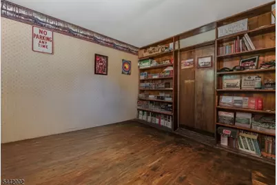 270 Andersen Rd, Holland Township, NJ 08848 - Photo 4