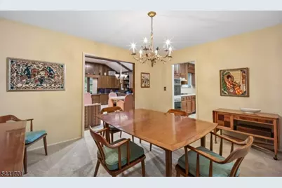 19 Bear Brook Ln, Livingston, NJ 07039 - Photo 10