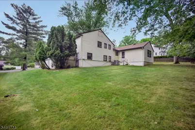 19 Bear Brook Ln, Livingston, NJ 07039 - Photo 32