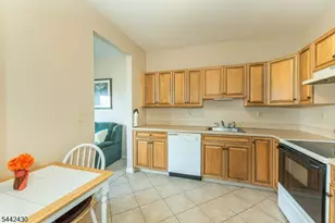 375 Rifle Camp Rd, Woodland Park, NJ 07424 - Photo 8