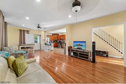 114 Melrose Ave, Irvington, NJ 07111 - Photo 6