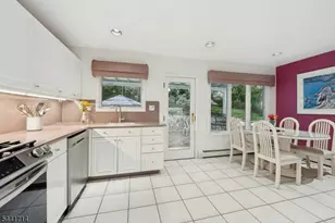 350 Greenbrier Ct, Mountainside, NJ 07092 - Photo 16