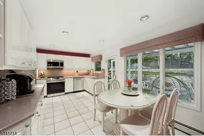 350 Greenbrier Ct, Mountainside, NJ 07092 - Photo 14
