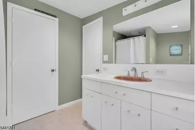 13 Allen St, Flemington, NJ 08822 - Photo 14