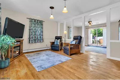 13 Allen St, Flemington, NJ 08822 - Photo 4