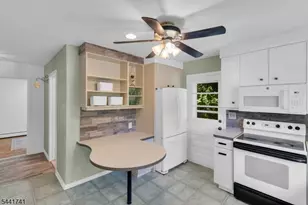 13 Allen St, Flemington, NJ 08822 - Photo 8