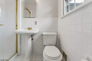17 Schwinn Dr, Clark Township, NJ 07066 - Photo 20