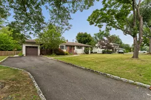 17 Schwinn Dr, Clark Township, NJ 07066 - Photo 2