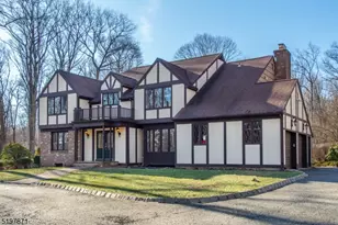 32 Schoolhouse Ln, Mendham Township, NJ 07960 - Photo 2