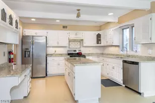 32 Schoolhouse Ln, Mendham Township, NJ 07960 - Photo 10