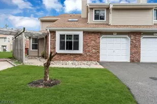 93 Driftwood Dr, Franklin Township, NJ 08873 - Photo 2