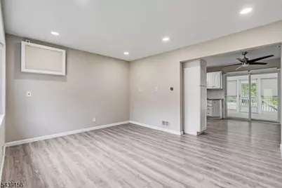 75 Fichter St, Bloomingdale, NJ 07403 - Photo 4