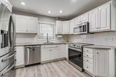 75 Fichter St, Bloomingdale, NJ 07403 - Photo 12