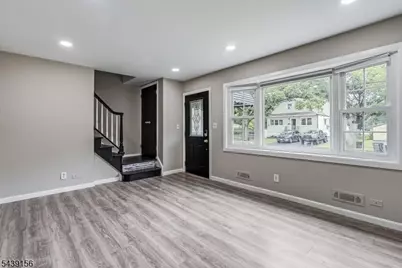 75 Fichter St, Bloomingdale, NJ 07403 - Photo 6