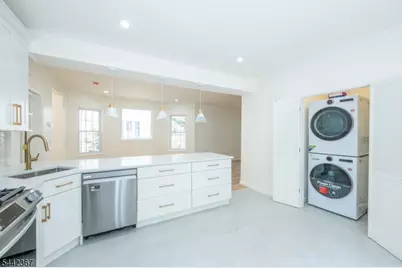 231 Waverly Pl, South Orange, NJ 07079 - Photo 2