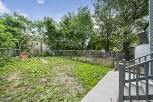 208 N 1st St, Paterson, NJ 07522 - Photo 32