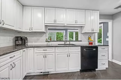 436 Myrtle Ave, Garwood, NJ 07027 - Photo 12