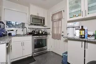 45 Webster St, Ridgefield, NJ 07660 - Photo 16
