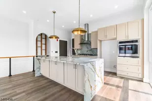 21 Lincoln Park, Newark, NJ 07102 - Photo 2