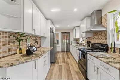 611 Sheridan Ave, Roselle, NJ 07203 - Photo 4