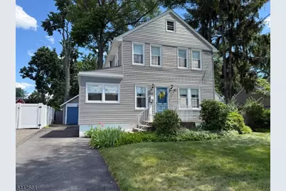 810 Colfax Ave, Pompton Lakes, NJ 07442 - Photo 1