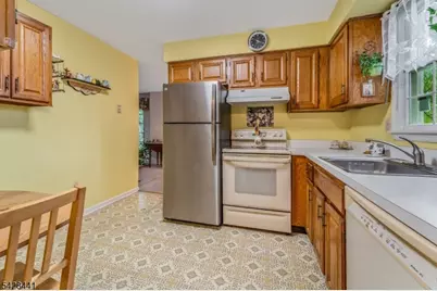 245 Nuthatch Ct, Readington, NJ 08887 - Photo 6