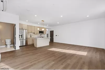 21 Lincoln Park #100, Newark, NJ 07102 - Photo 2