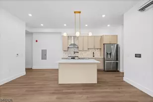 21 Lincoln Park, Newark, NJ 07102 - Photo 2
