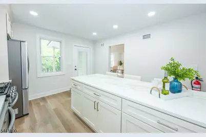 730 Plainfield Ave, Berkeley Heights Township, NJ 07922 - Photo 10