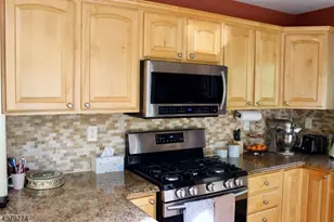 14 Mayflower Dr, Bernards Township, NJ 07920 - Photo 10