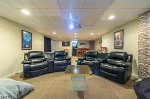 14 Bluffs Ct, Hamburg, NJ 07419 - Photo 30