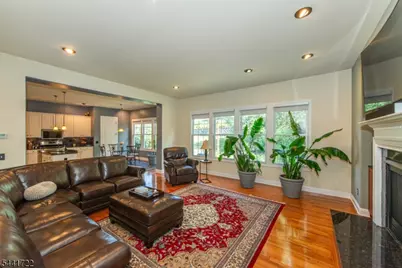 14 Bluffs Ct, Hamburg, NJ 07419 - Photo 10