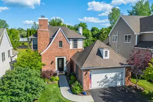 14 Bluffs Ct, Hamburg, NJ 07419 - Photo 1