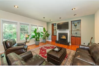 14 Bluffs Ct, Hamburg, NJ 07419 - Photo 10