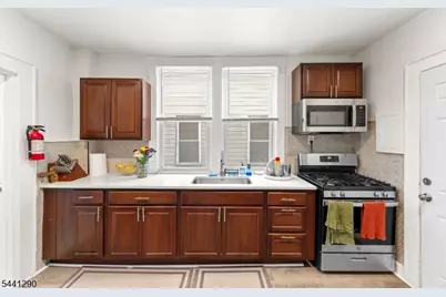 92 S Devine St, Newark, NJ 07106 - Photo 2
